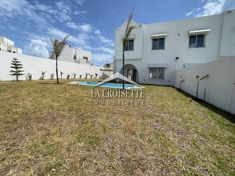 Villa S+3 avec piscine à Gammarth